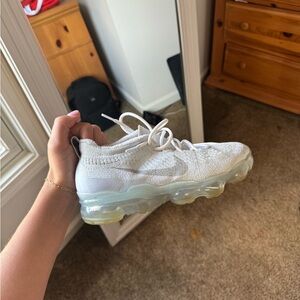 White Nike Vapormax
